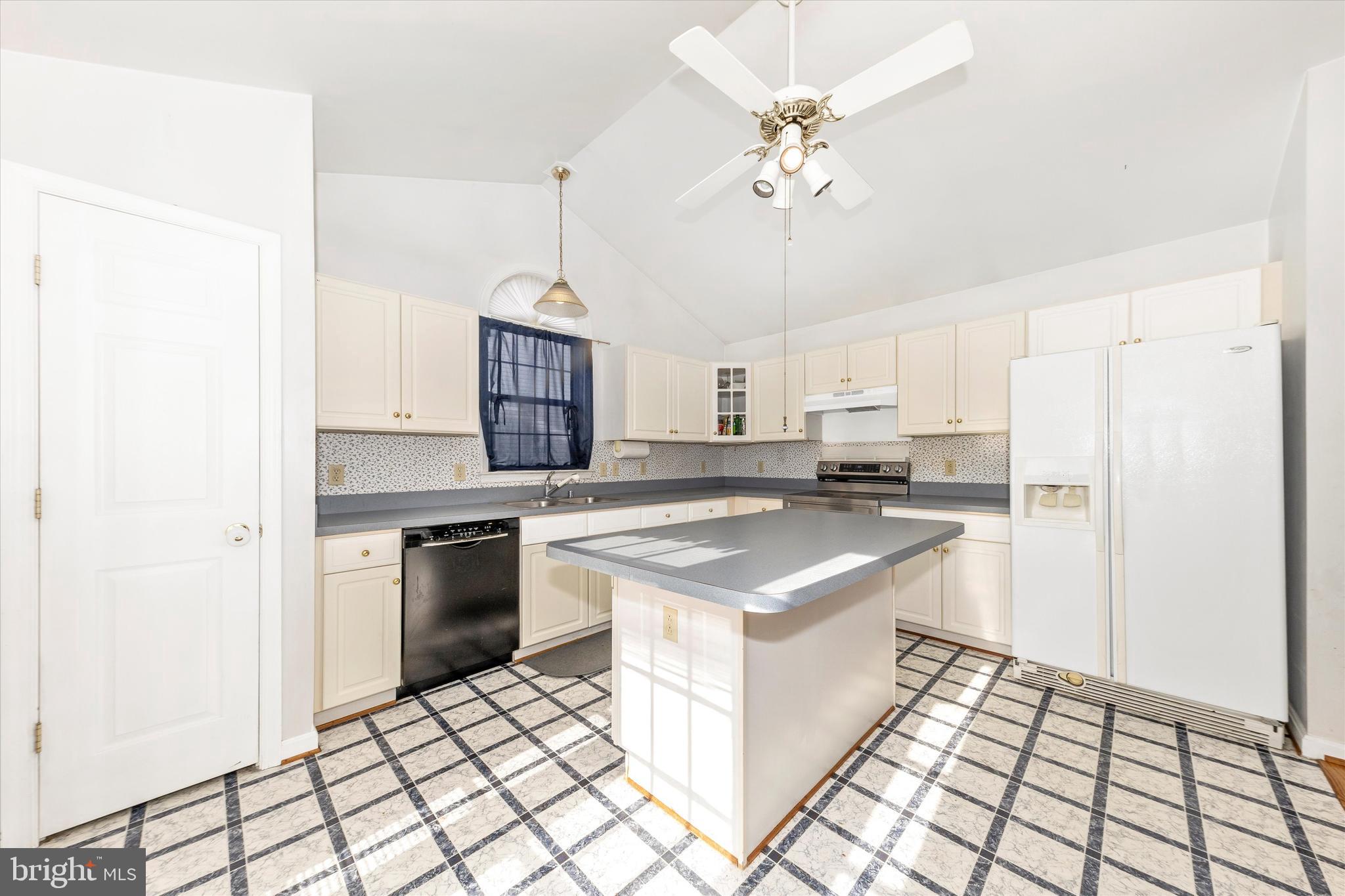 105 Ridge Avenue Taneytown, MD 21787 - Photo 4 of 45