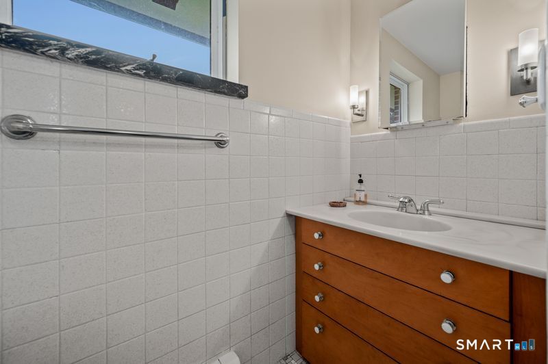 34 Hoskins Road Bloomfield, CT 06002 - Photo 21 of 27 Gallery Image 21