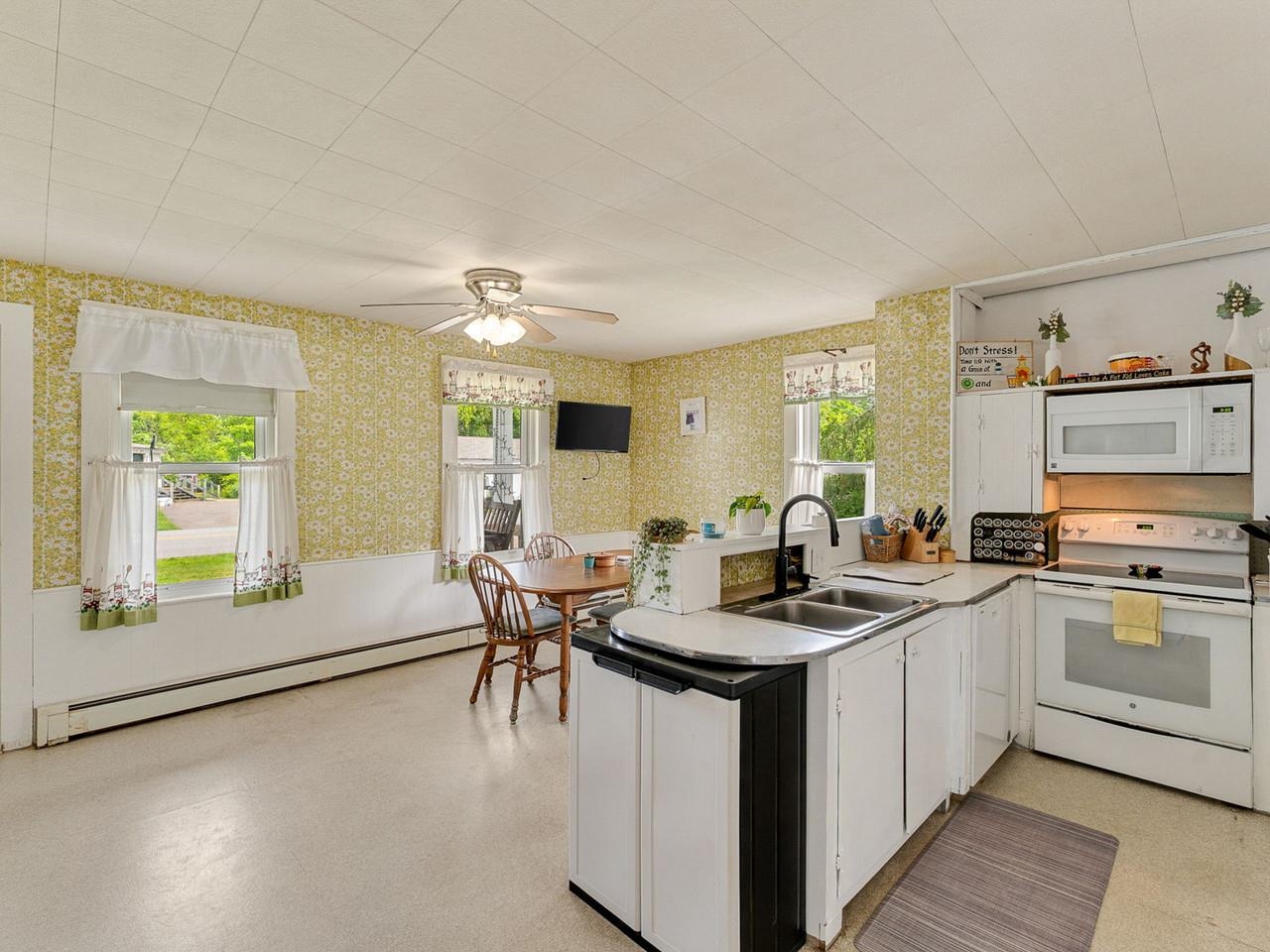 1853 Greenbush Road Ferrisburgh, VT 05473 - Photo 12 of 60