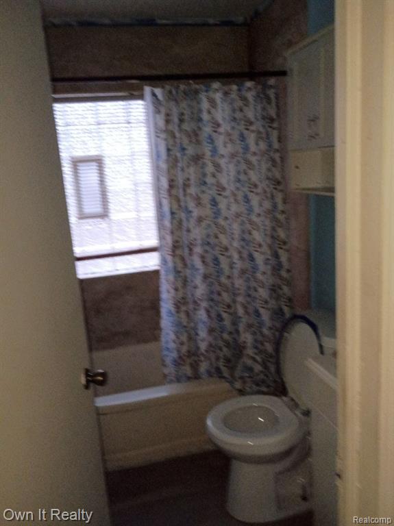 8645 Fielding Street Detroit, MI 48228 - Photo 3 of 7