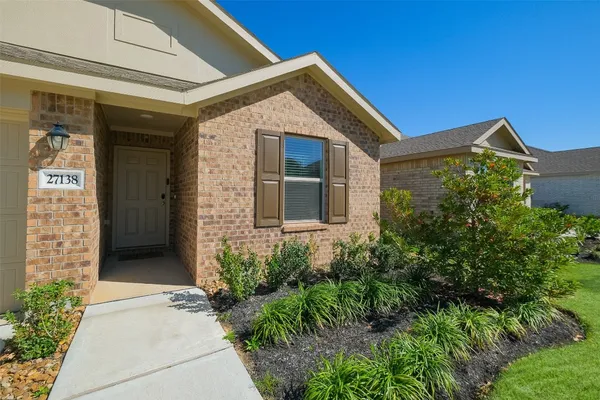 $2,200 | 27138 Breakaway Lane, Katy, TX 77493