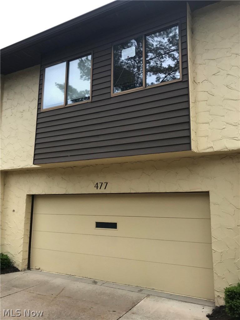 477 Hampton Ridge Drive Akron, OH 44313 - Photo 1 of 21 Gallery Image 1