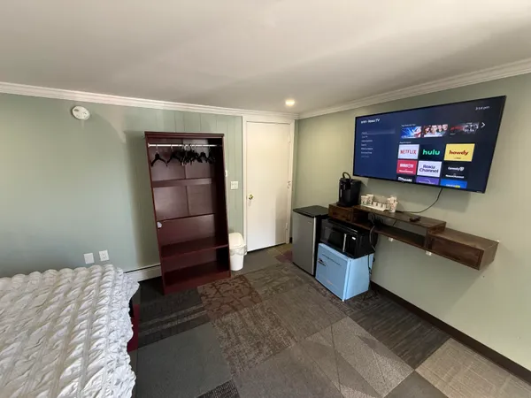 $2,650,000 | 650 Main Street, Saco, ME 04072