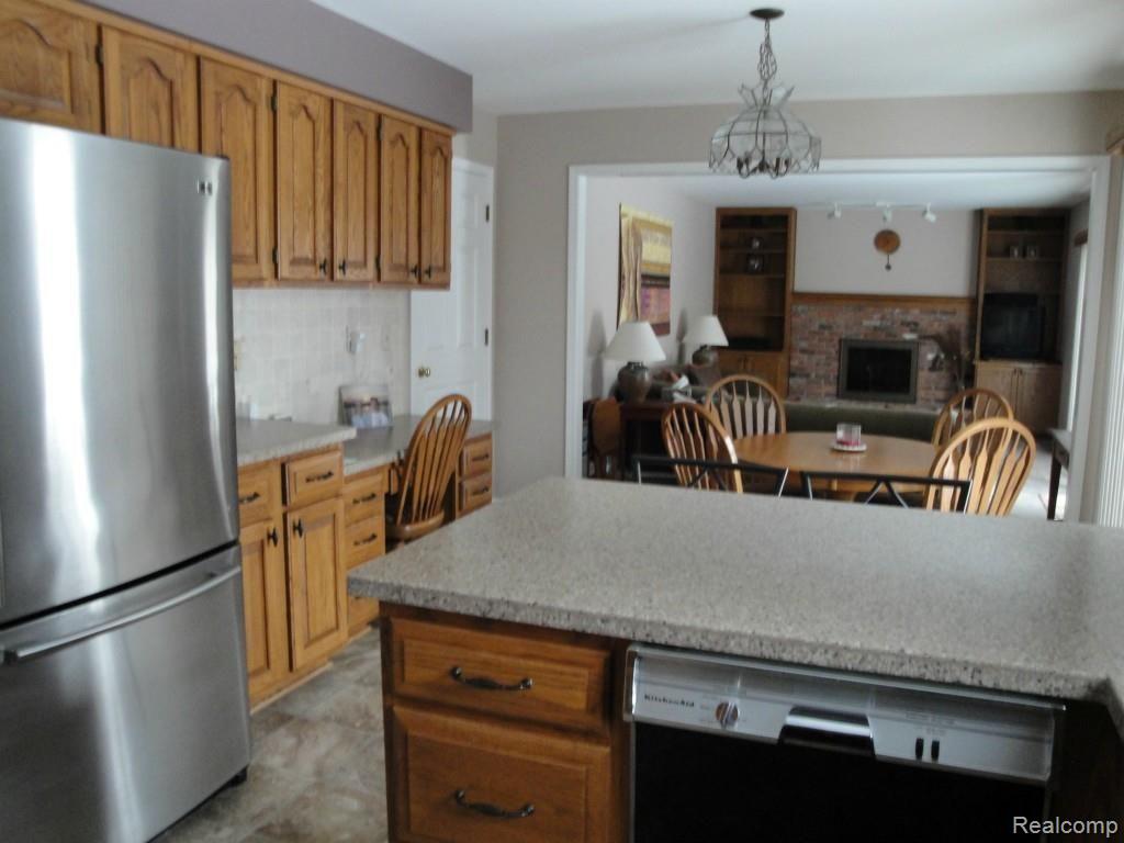 623 Lakepointe Street Grosse Pointe, MI 48230 - Photo 7 of 17 Kitchen to Family Room