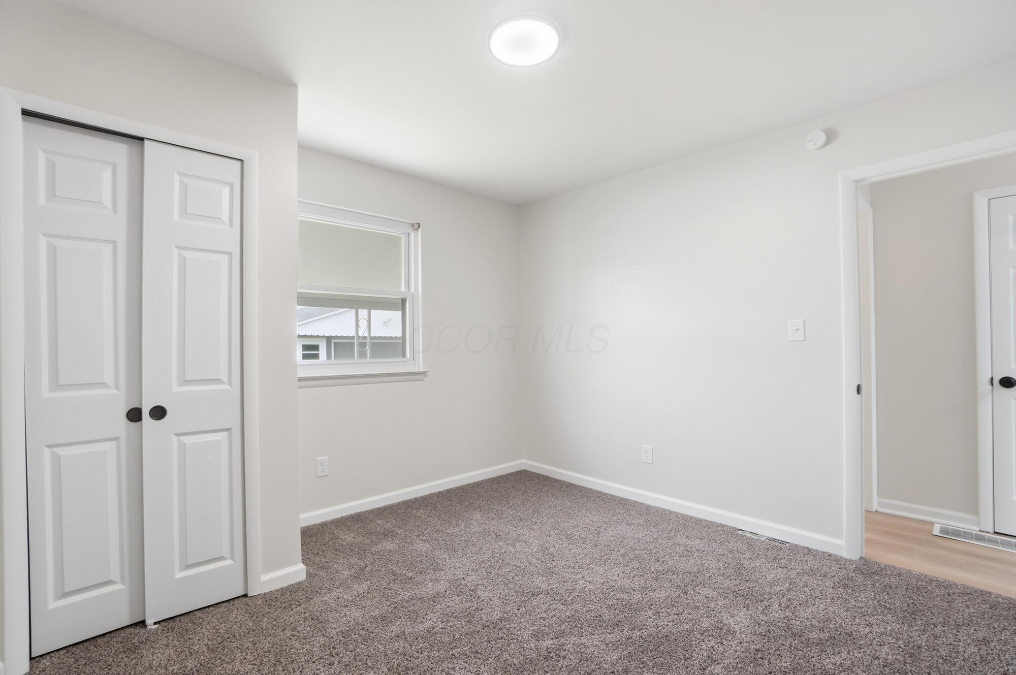 3113 Hillgate Road Columbus, OH 43207 - Photo 24 of 40 032