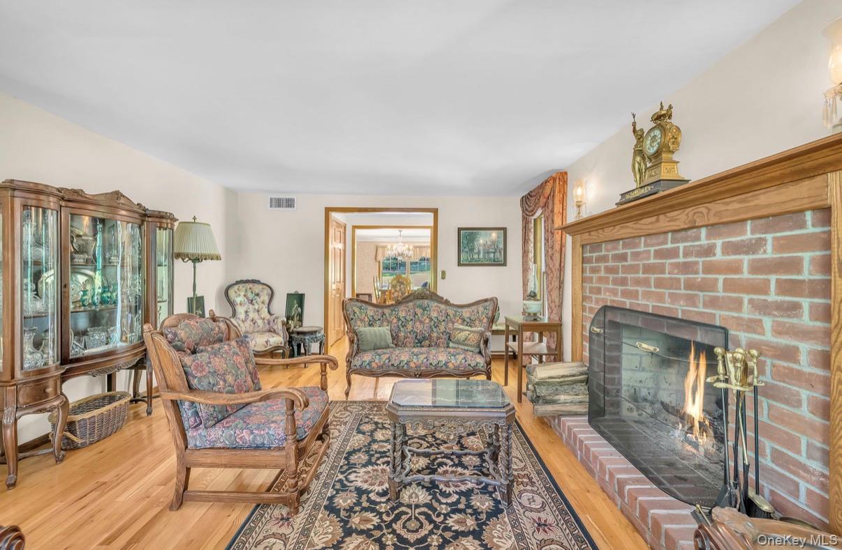 111 Stony Hollow Road Centerport, NY 11721 - Photo 10 of 33