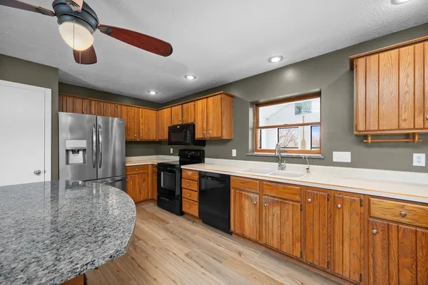 $399,900 | 3545 West Harbor Drive, Bettendorf, IA 52722