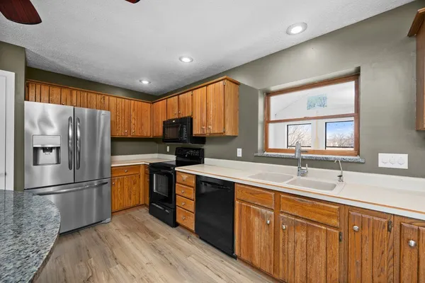 $399,900 | 3545 West Harbor Drive, Bettendorf, IA 52722