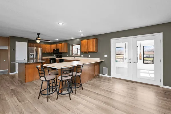 $399,900 | 3545 West Harbor Drive, Bettendorf, IA 52722