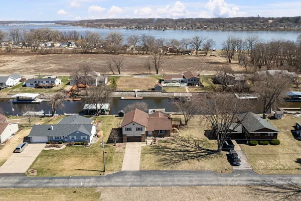 $399,900 | 3545 West Harbor Drive, Bettendorf, IA 52722