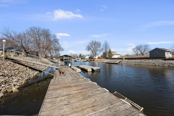 $399,900 | 3545 West Harbor Drive, Bettendorf, IA 52722