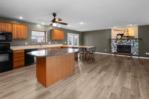 $399,900 | 3545 West Harbor Drive, Bettendorf, IA 52722