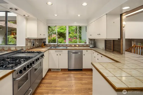 $3,980,000 | 114 Northwest Highland Drive, Shoreline, WA 98177