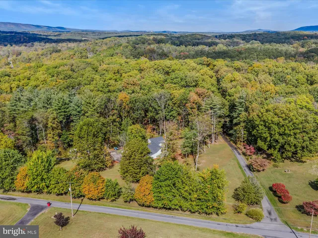 $450,000 | 269 Mountain Laurel Drive, Berkeley Springs, WV 25411