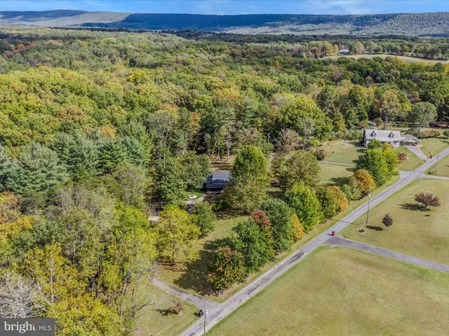 $450,000 | 269 Mountain Laurel Drive, Berkeley Springs, WV 25411