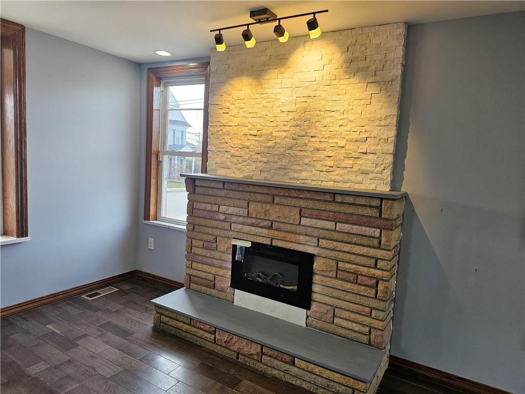 382 Jefferson Street Rochester, PA 15074 - Photo 5 of 50