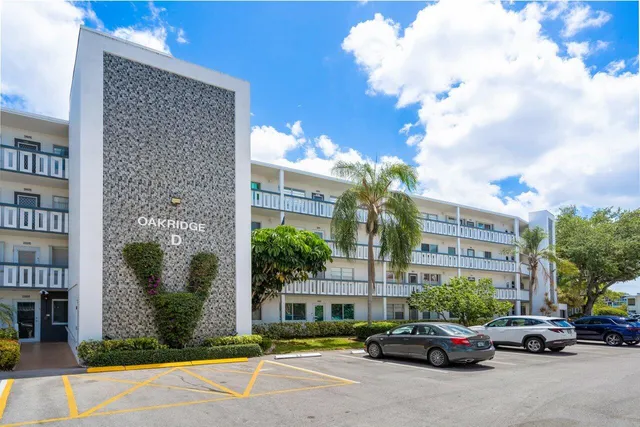 $279,500 | 3024 Oakridge D, Unit 3024, Deerfield Beach, FL 33442