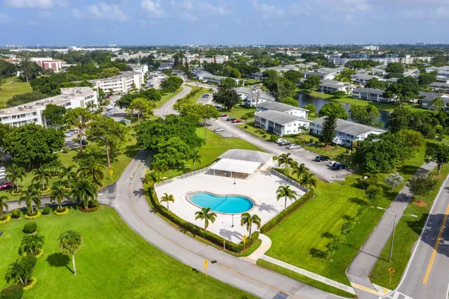 $279,500 | 3024 Oakridge D, Unit 3024, Deerfield Beach, FL 33442