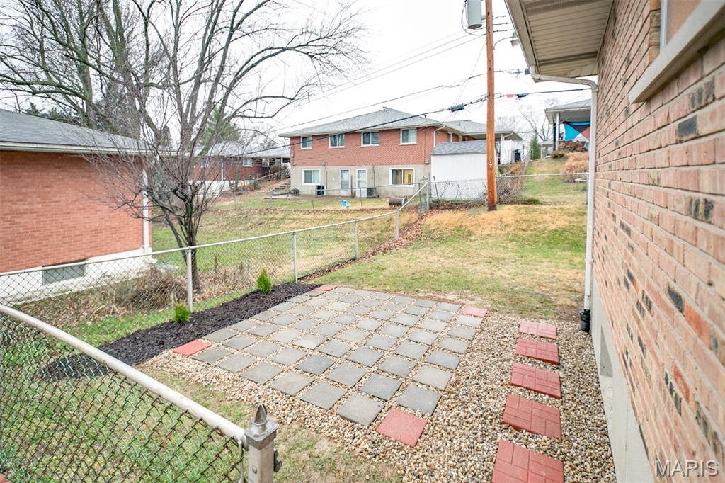 10235 Jeffleigh Lane St. Louis, MO 63123 - Photo 19 of 33