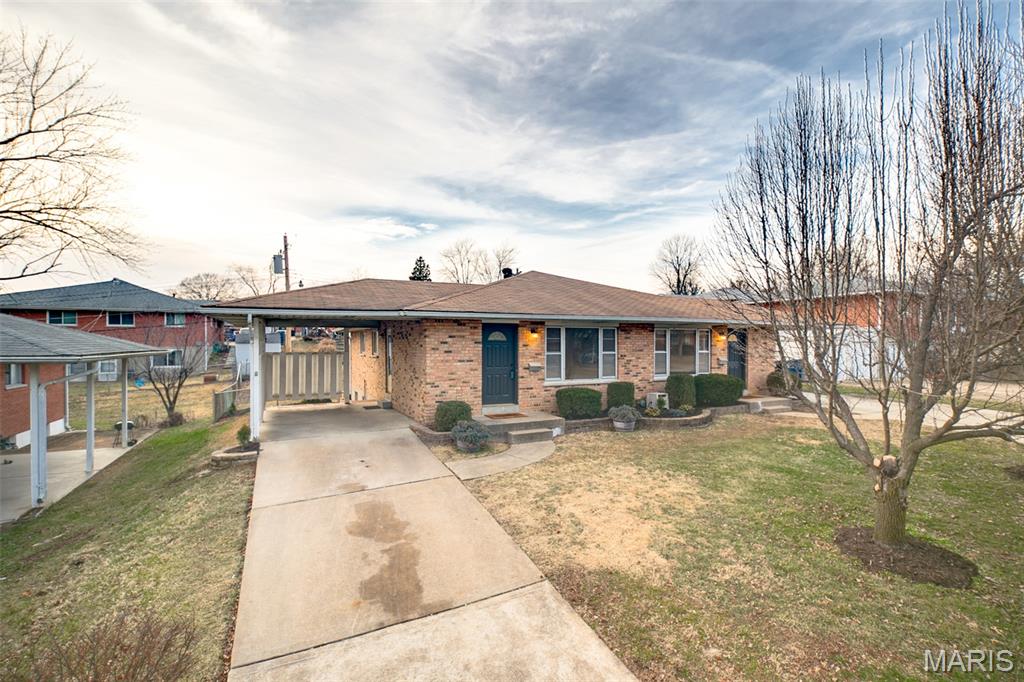 10235 Jeffleigh Lane St. Louis, MO 63123 - Photo 2 of 33