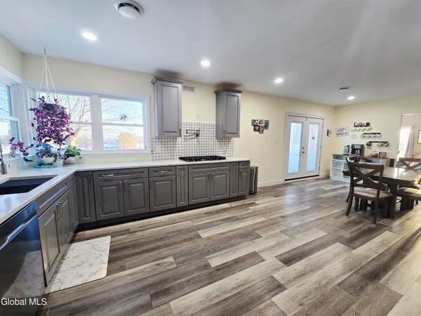 $550,000 | 730 Mc Kay Road, Amsterdam, NY 12010