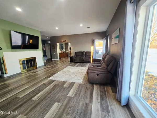 $550,000 | 730 Mc Kay Road, Amsterdam, NY 12010