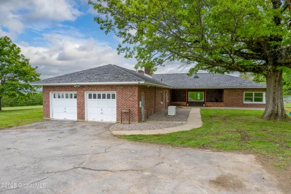 $550,000 | 730 Mc Kay Road, Amsterdam, NY 12010