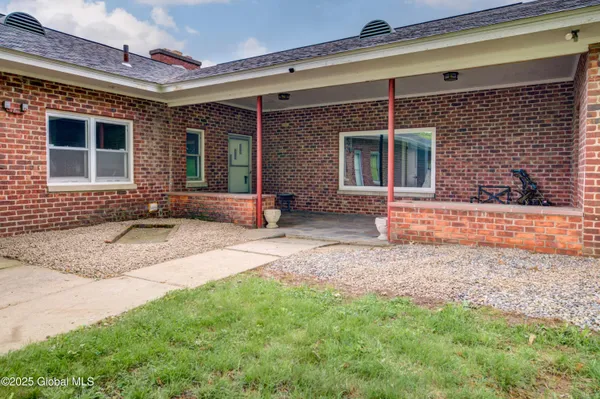 $550,000 | 730 Mc Kay Road, Amsterdam, NY 12010