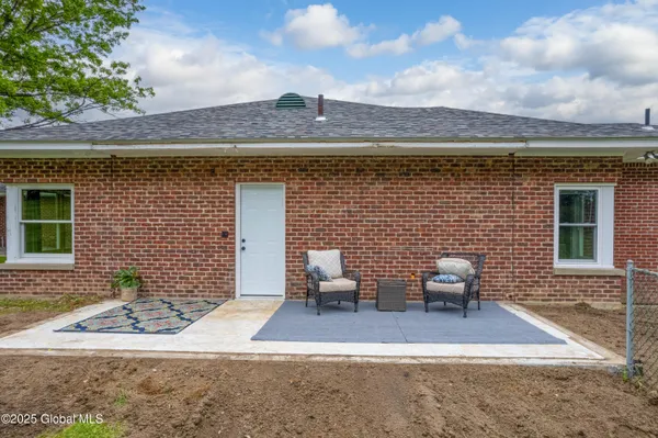 $550,000 | 730 Mc Kay Road, Amsterdam, NY 12010