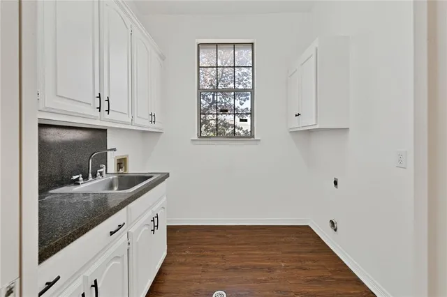 $725,000 | 2253 Hollyhill Lane, Denton, TX 76205