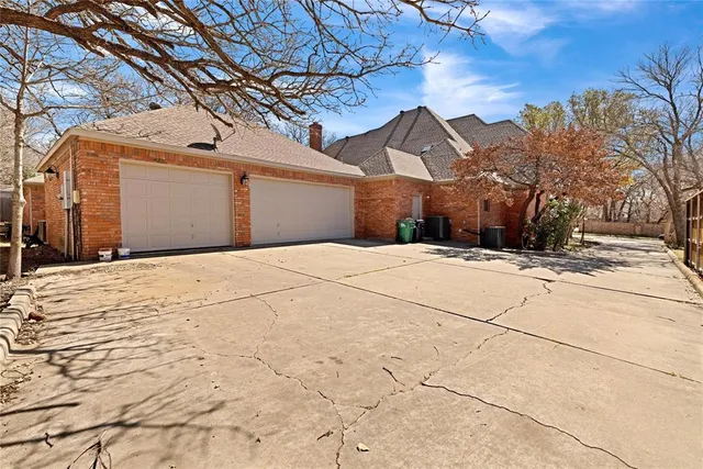 $725,000 | 2253 Hollyhill Lane, Denton, TX 76205