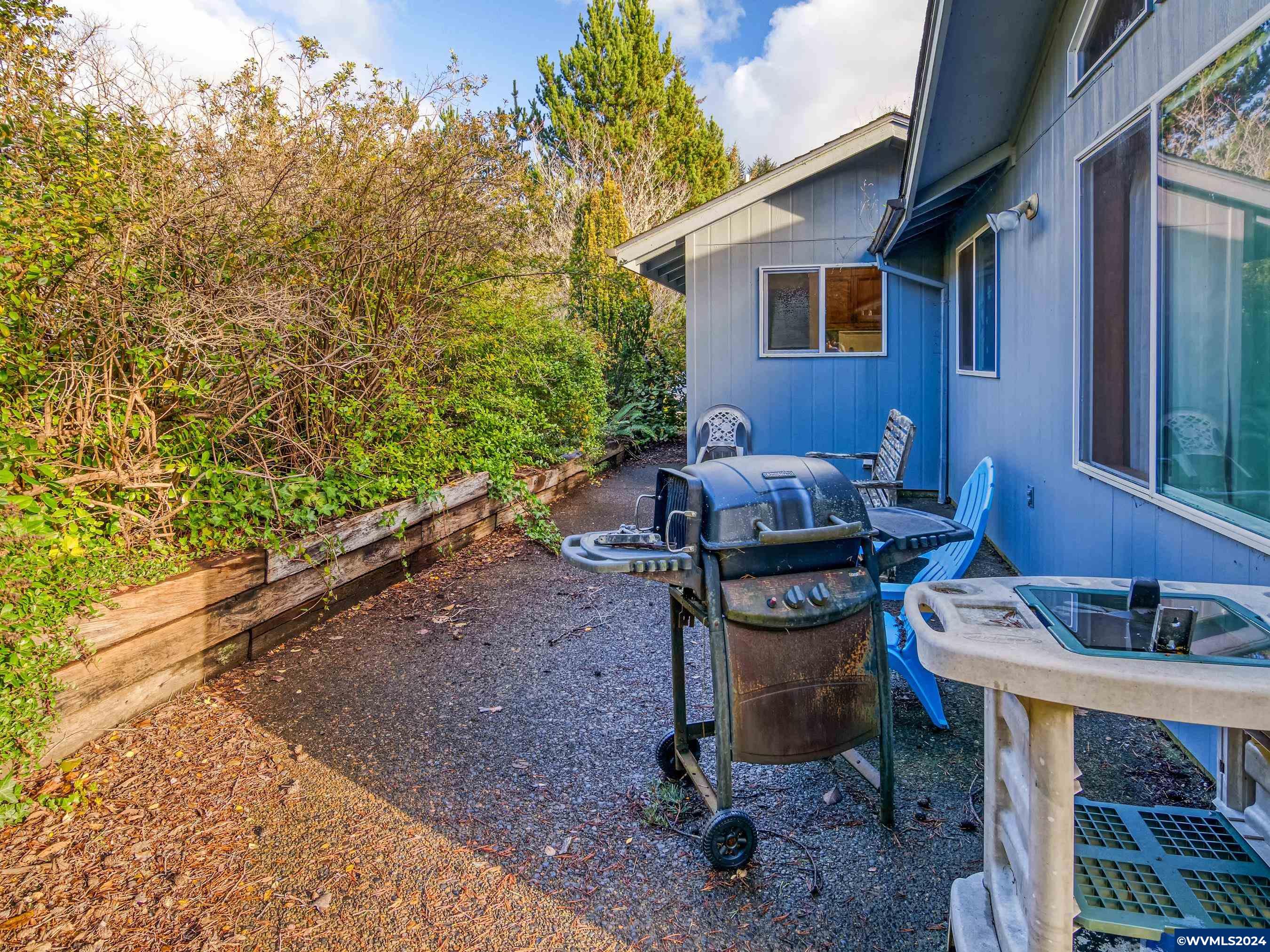 341 Combs Circle Yachats, OR 97498 - Photo 24 of 33