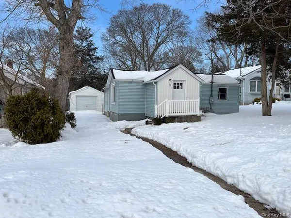 $3,500 | 87 Ferndale Avenue, Selden, NY 11784