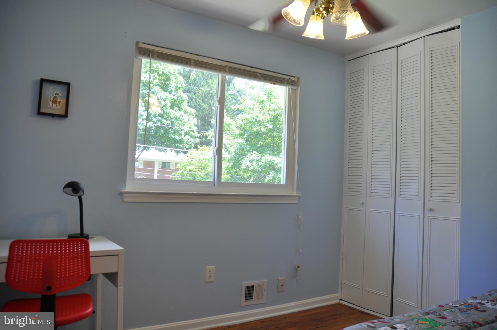 5524 Yorkshire Street Springfield, VA 22151 - Photo 13 of 27 Bedroom
