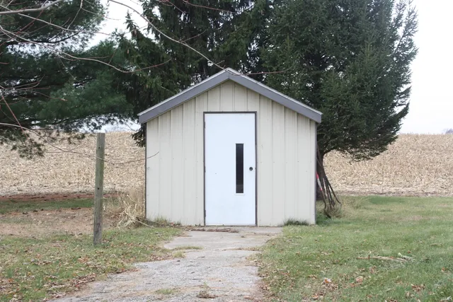$270,000 | 9546 West 700 South, Francesville, IN 47946