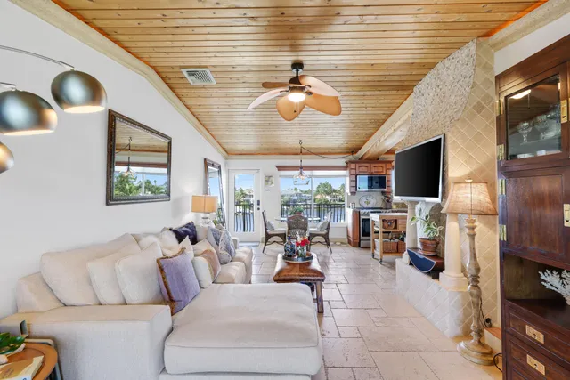 $375,000 | 1039 Hillsboro Mile, Unit 22, Hillsboro Beach, FL 33062