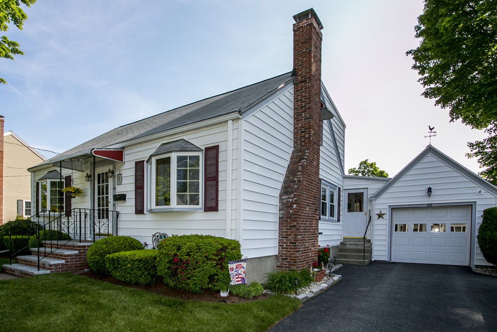 10 Bonad Road Stoneham, MA 02180 - Photo 3 of 27 Gallery Image 3
