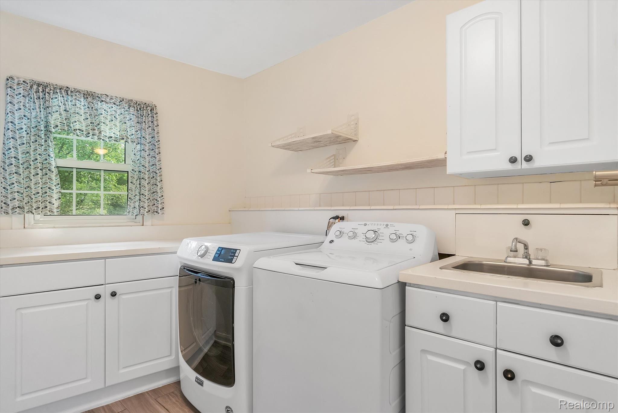 2090 Montague Road Davison, MI 48423 - Photo 24 of 61 23-2090-Montague-Rd-WindowStill-Real-Estate-Photography-23.jpg