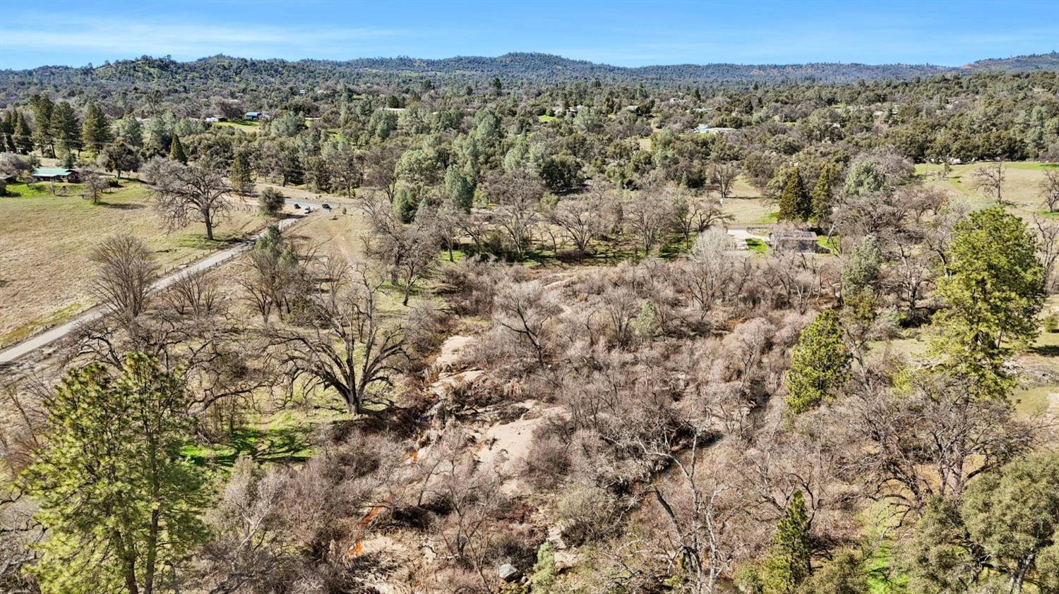 5128 Darrah Road Mariposa, CA 95338 - Photo 6 of 12 a view of a city