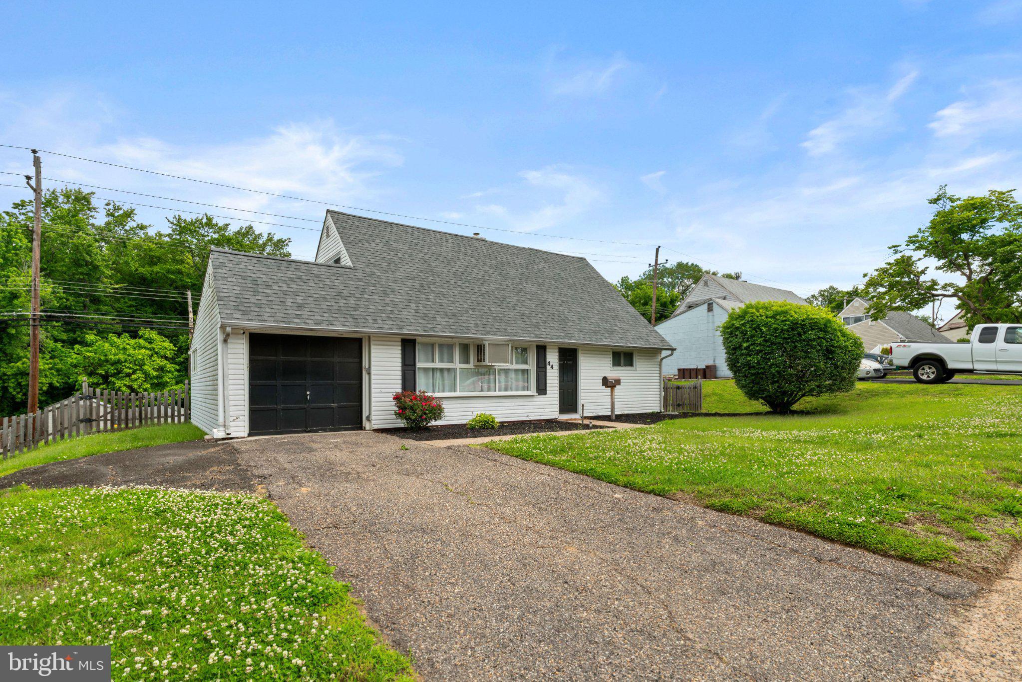 44 Quickset Road Levittown, PA 19057 - Photo 3 of 28 Charming home with inviting curb appeal.
