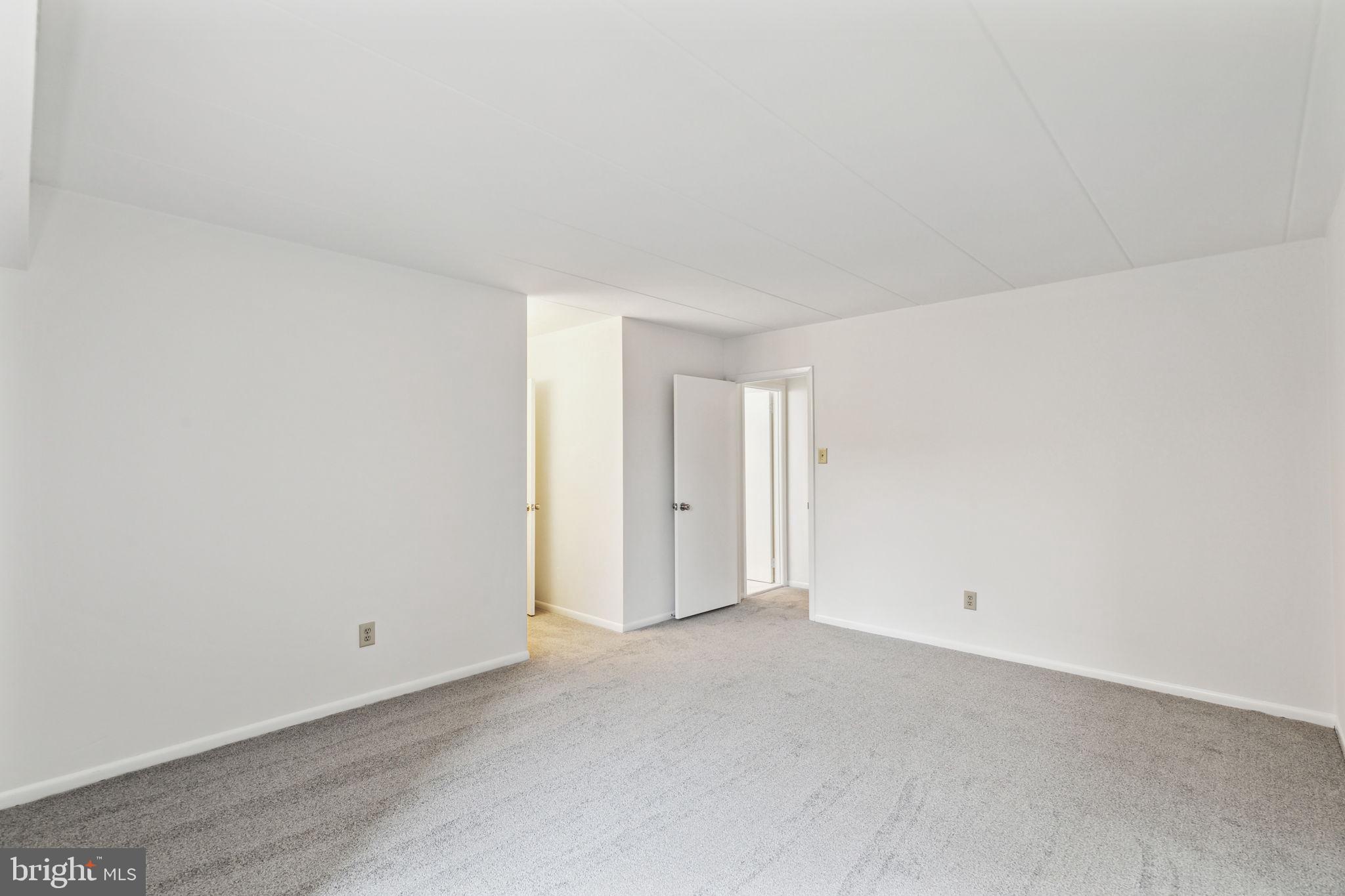 8940 Krewstown Road, Unit 203 Philadelphia, PA 19115 - Photo 17 of 25 Gallery Image 17