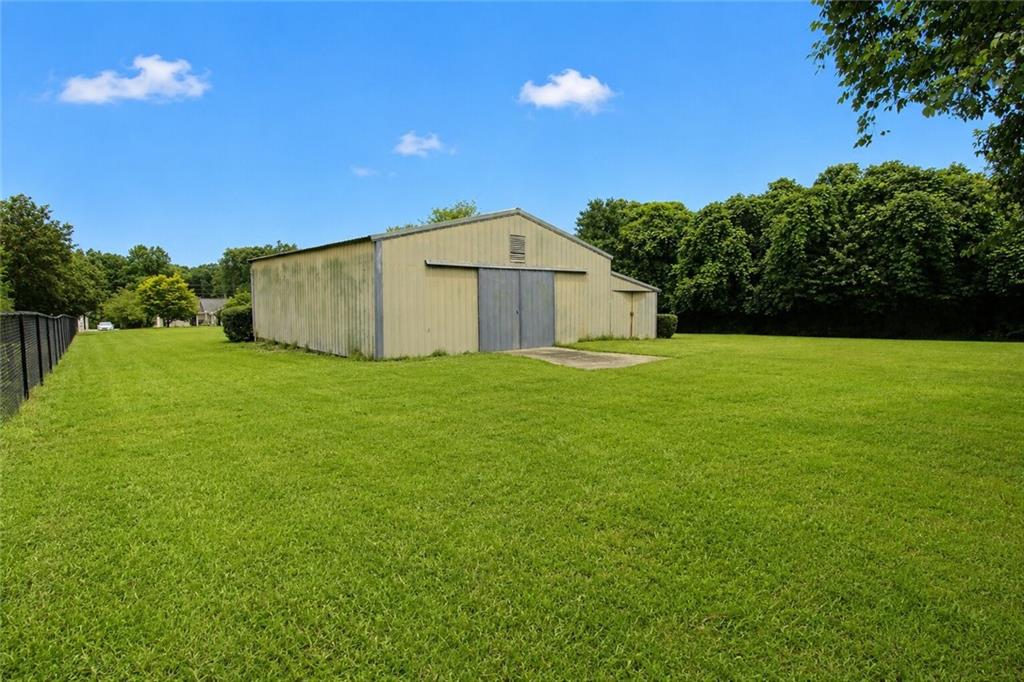 1464 Lakeview Road Grayson, GA 30017 - Photo 19 of 92