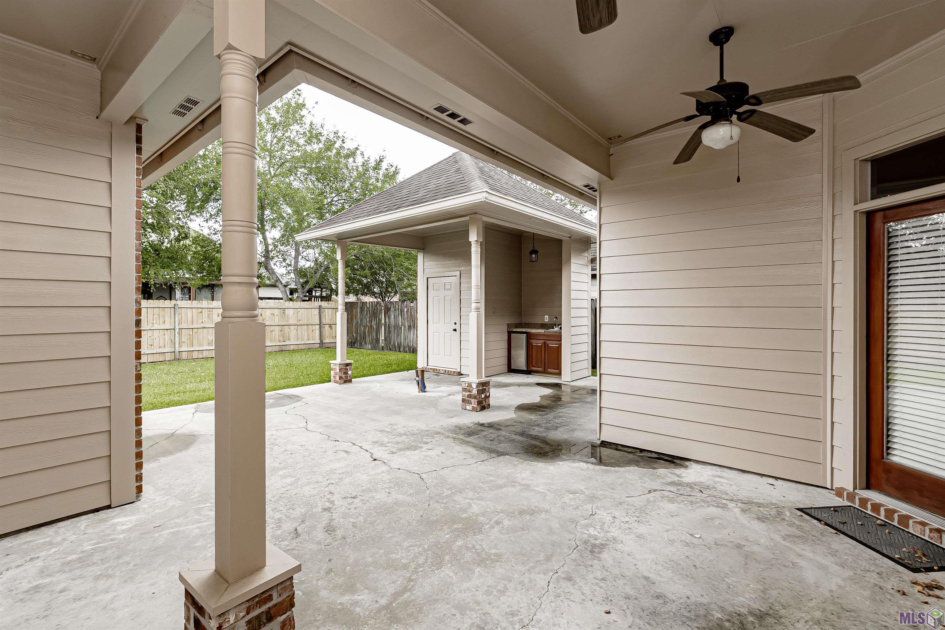 8601 Foxfield Drive Baton Rouge, LA 70809 - Photo 18 of 20 Patio