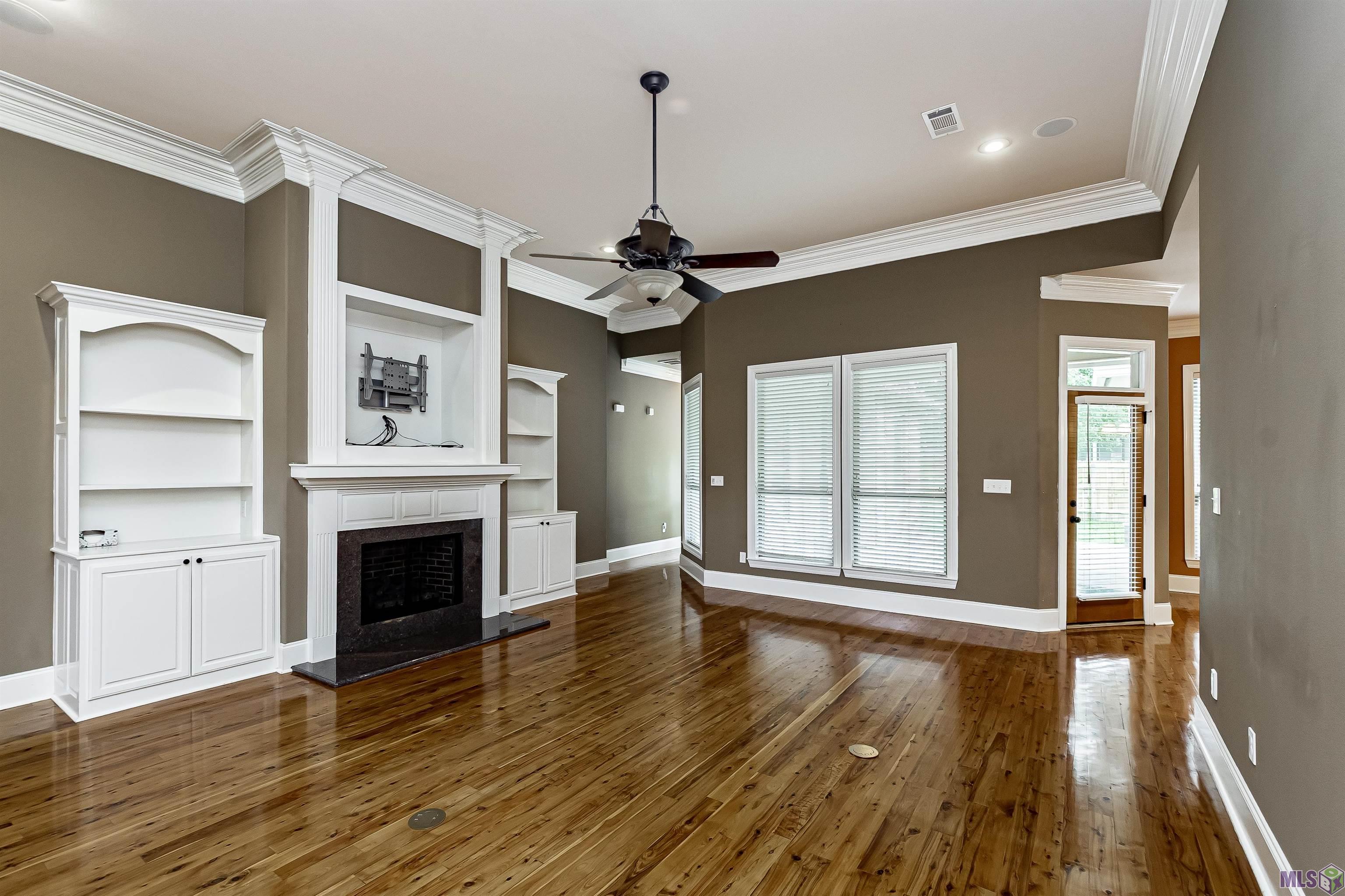 8601 Foxfield Drive Baton Rouge, LA 70809 - Photo 2 of 20 Living Room