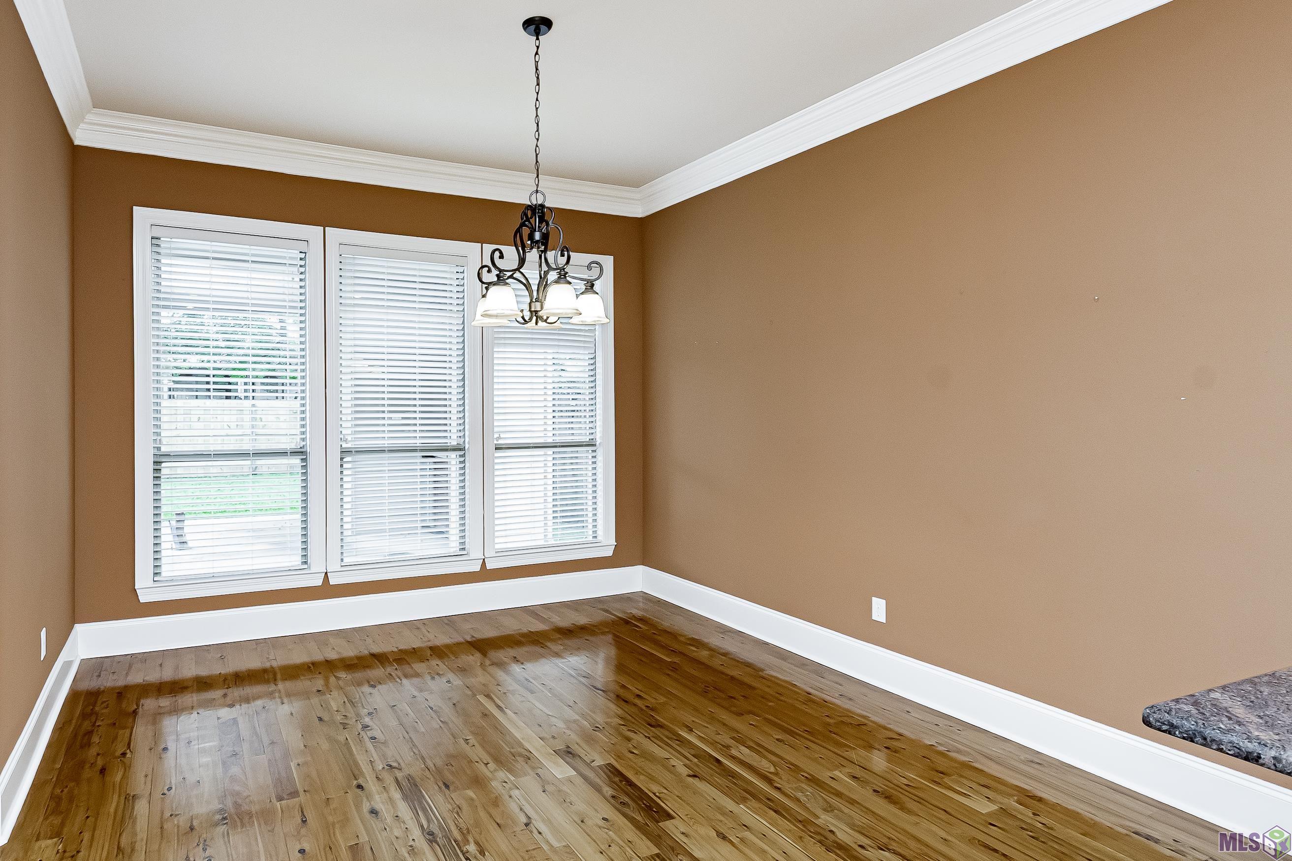 8601 Foxfield Drive Baton Rouge, LA 70809 - Photo 4 of 20 breakfast nook
