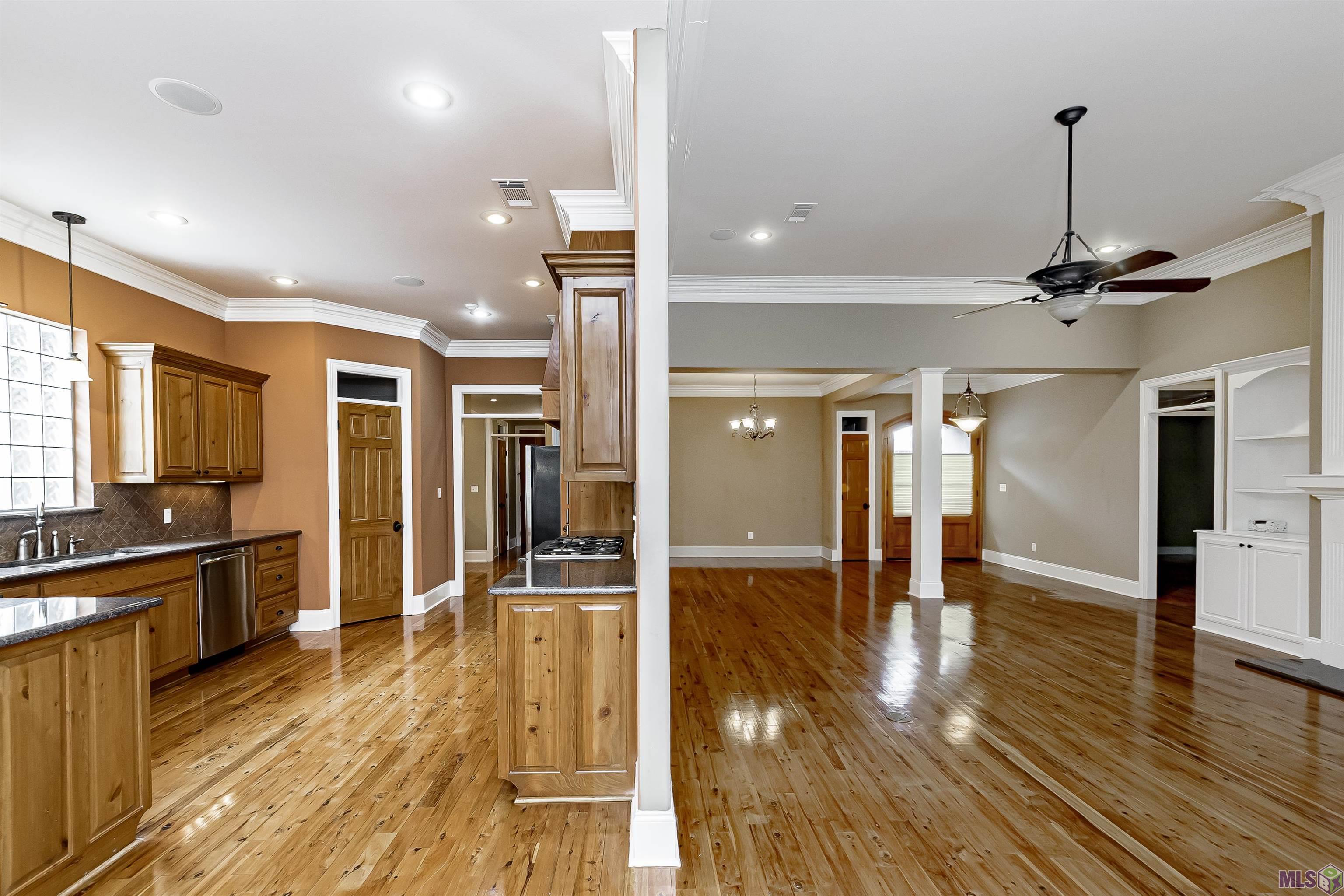 8601 Foxfield Drive Baton Rouge, LA 70809 - Photo 9 of 20