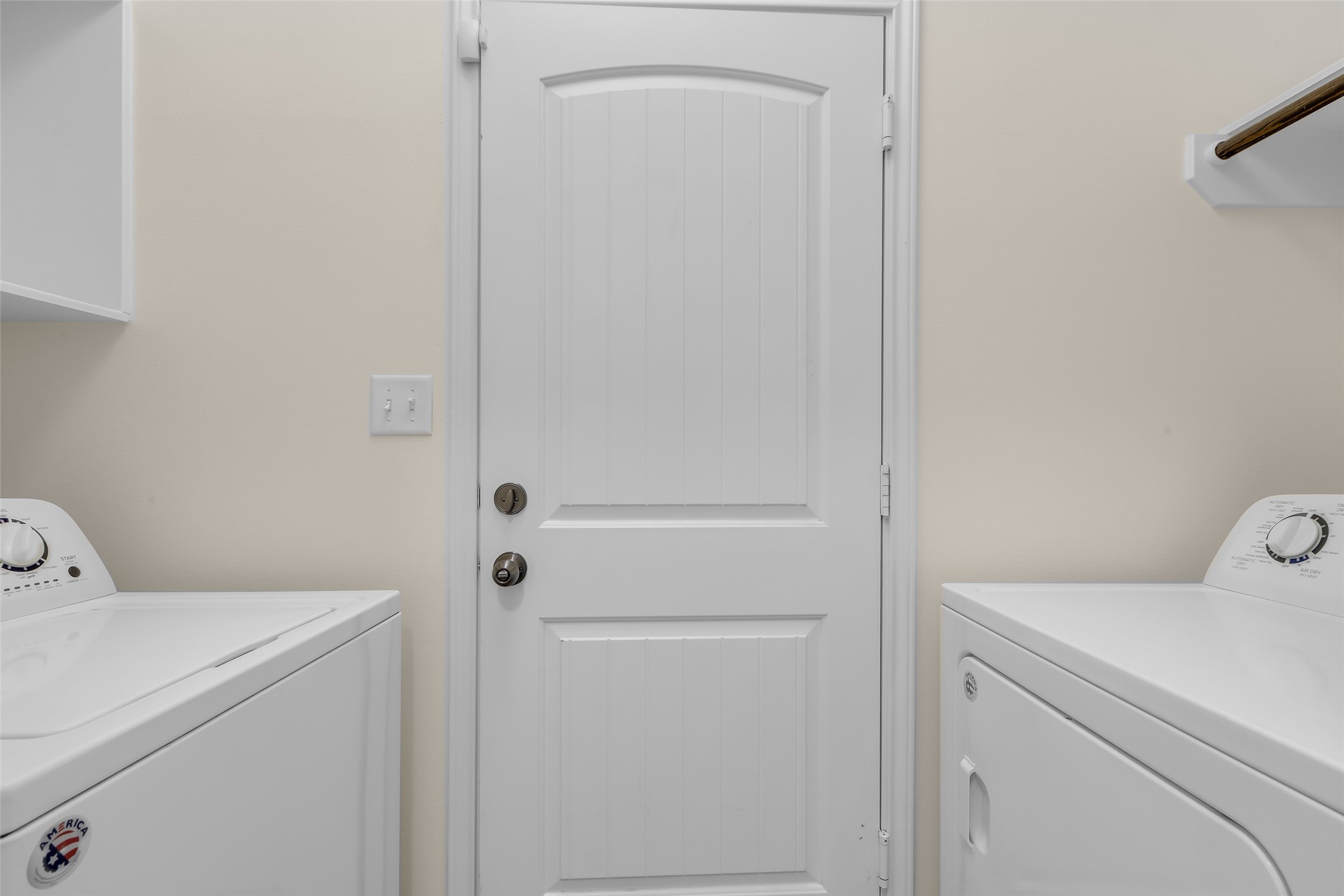 3807 Springcrest Lane Montgomery, TX 77356 - Photo 17 of 31 a utility room with dryer and washer