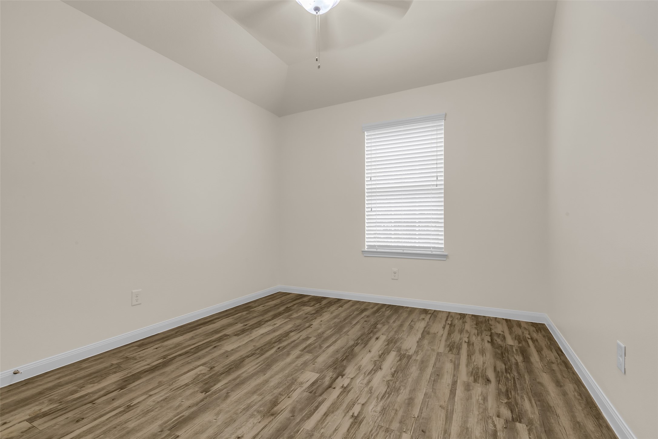 3807 Springcrest Lane Montgomery, TX 77356 - Photo 25 of 31 an empty room with a window