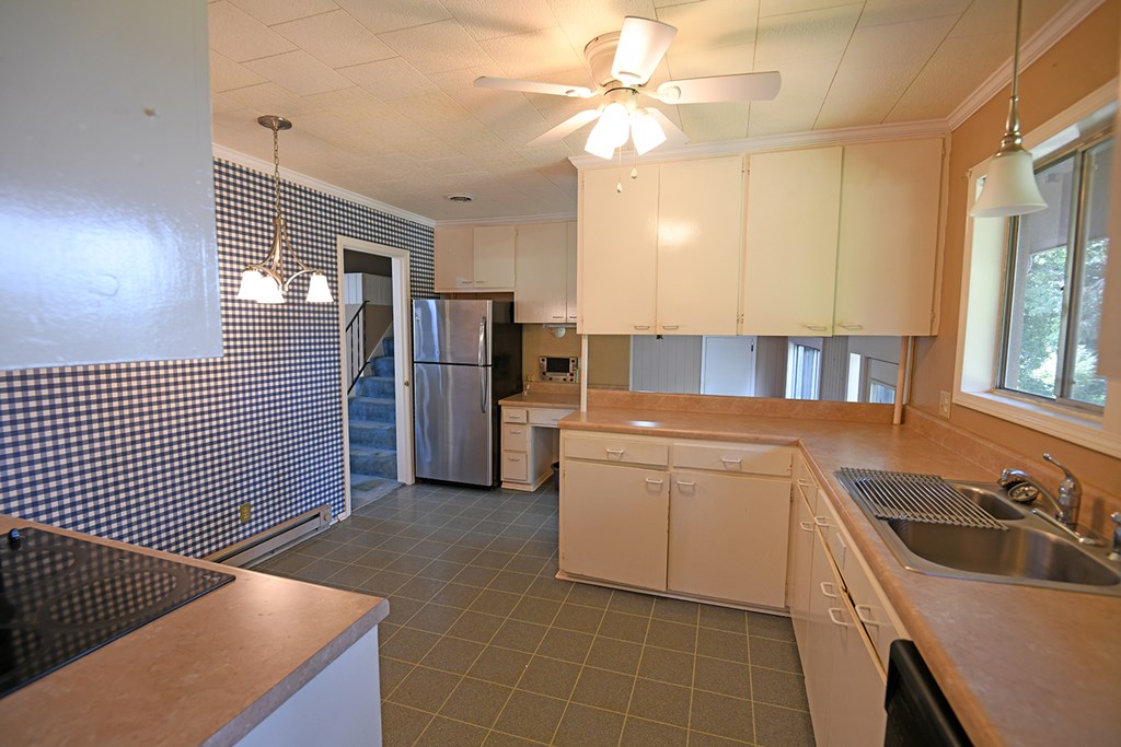 130 Crescent Road Greenwood, SC 29649 - Photo 8 of 25 Gallery Image 8