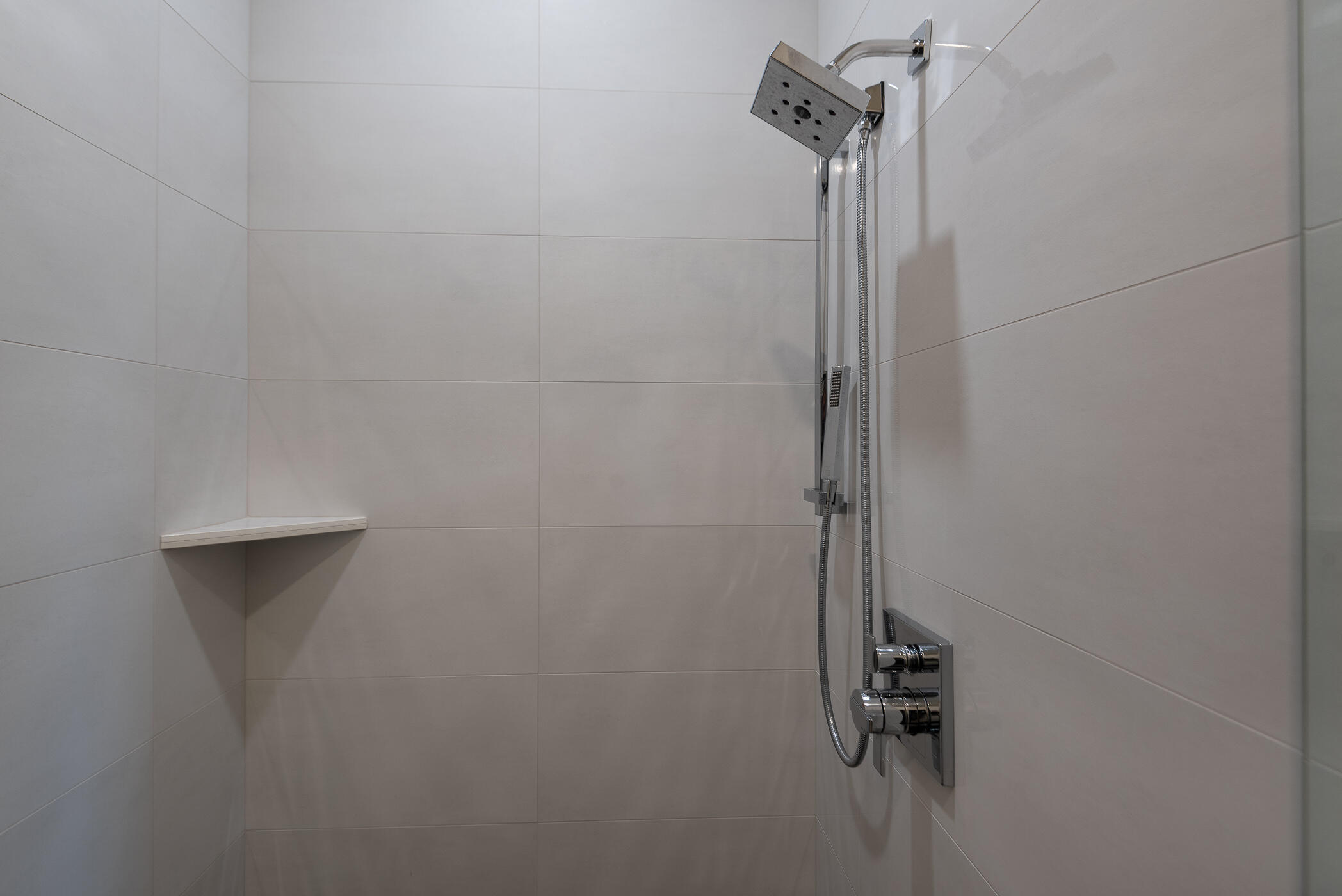 19187 Gateway Loop Bend, OR 97702 - Photo 27 of 39 27Guest Shower